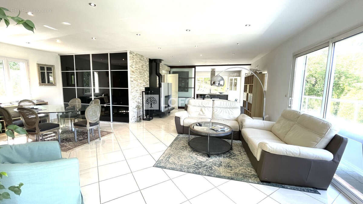 Villa Cabasse 9 pièces 230 m2  4 chambres avec piscine - photo 3