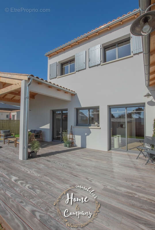 Maison à VAUX-SUR-MER