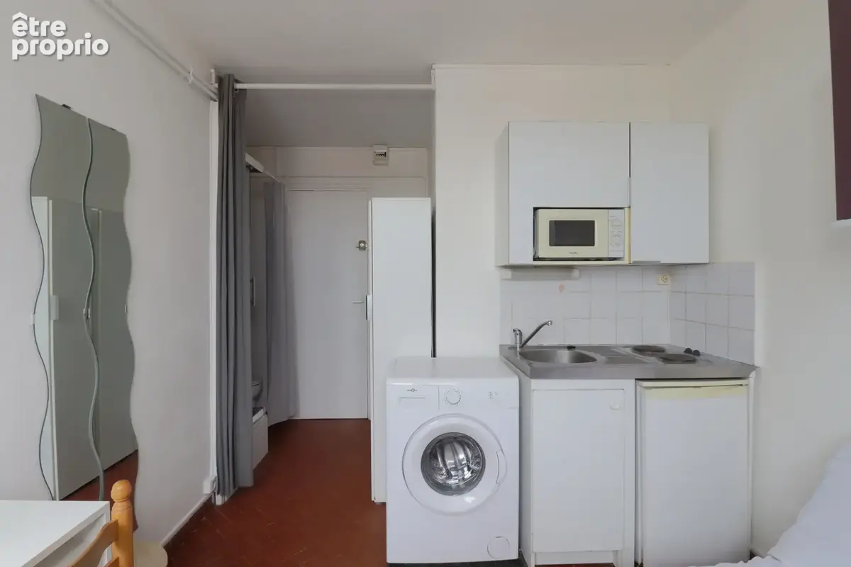 Studio - dernier étage - idéal investissement - - photo 2