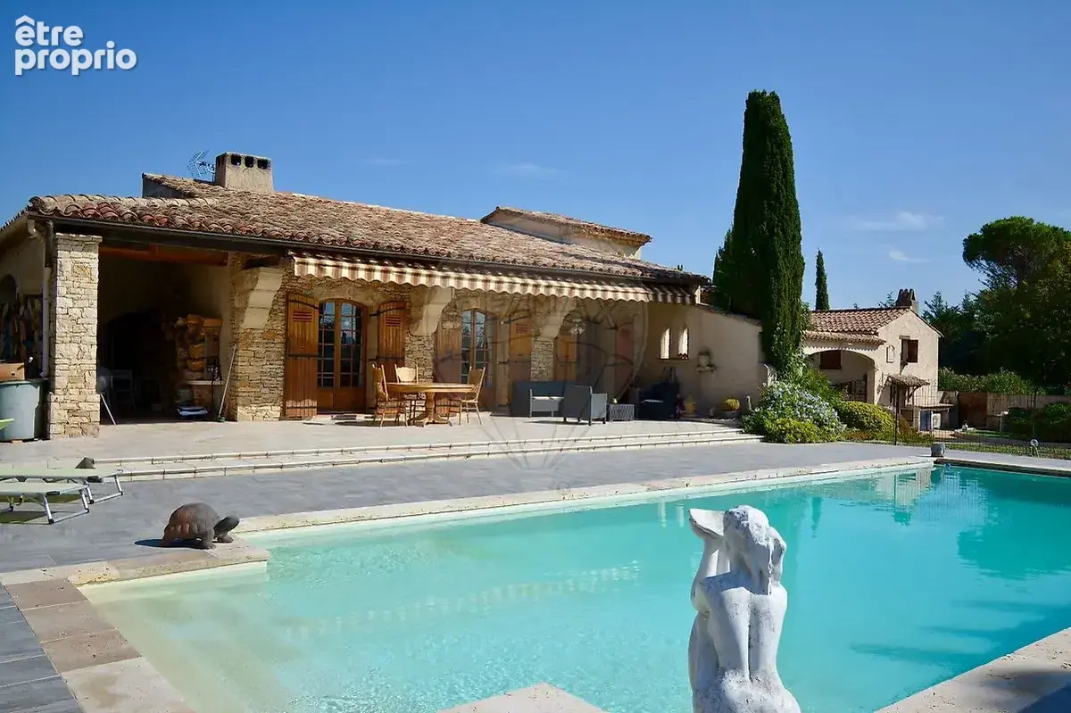 Maison à LE MUY
