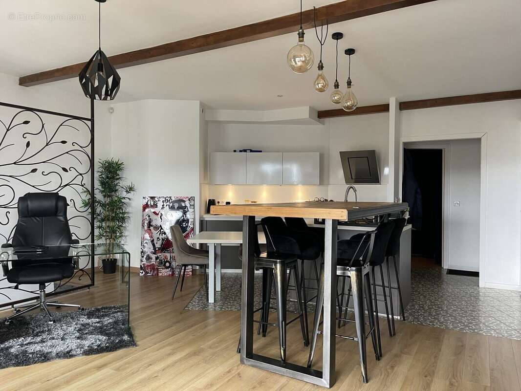 Maison à SAULX-LES-CHARTREUX