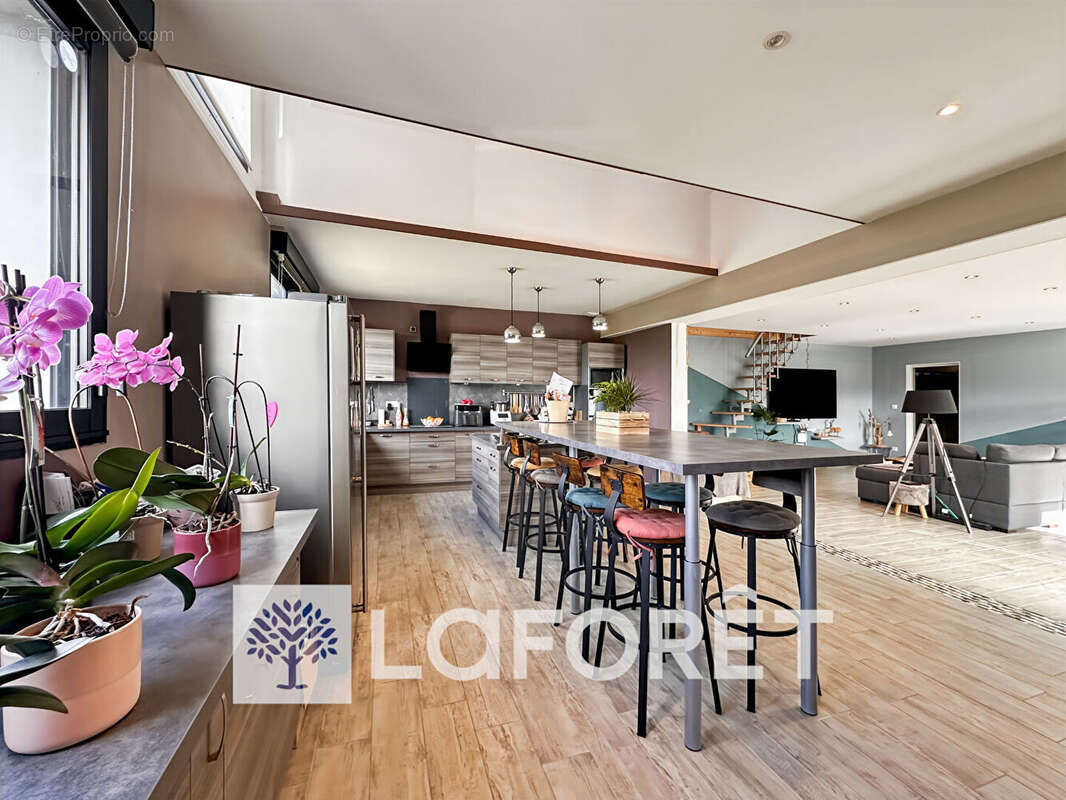 Maison à PREGUILLAC