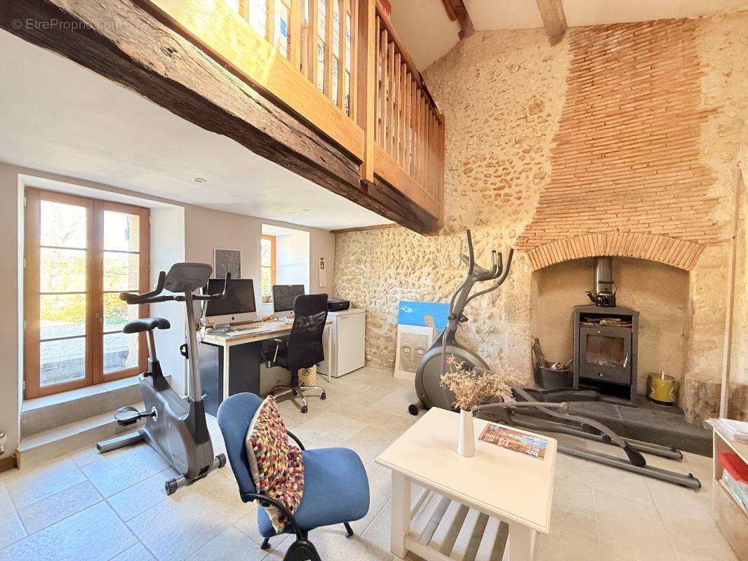 Maison à AUBETERRE-SUR-DRONNE