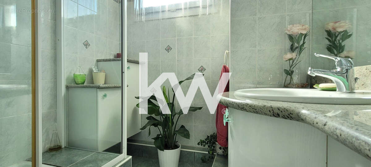 Appartement 86 m² à Saint-Etienne  - photo 9