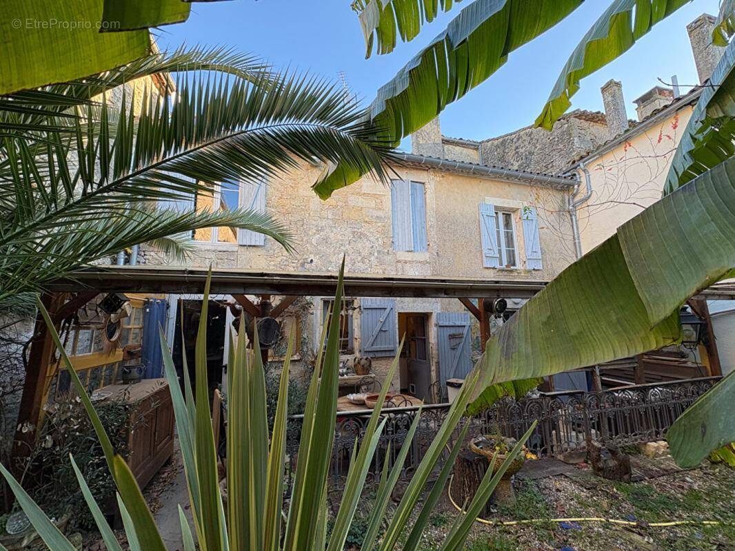 Maison à VILLEFRANCHE-DE-LONCHAT