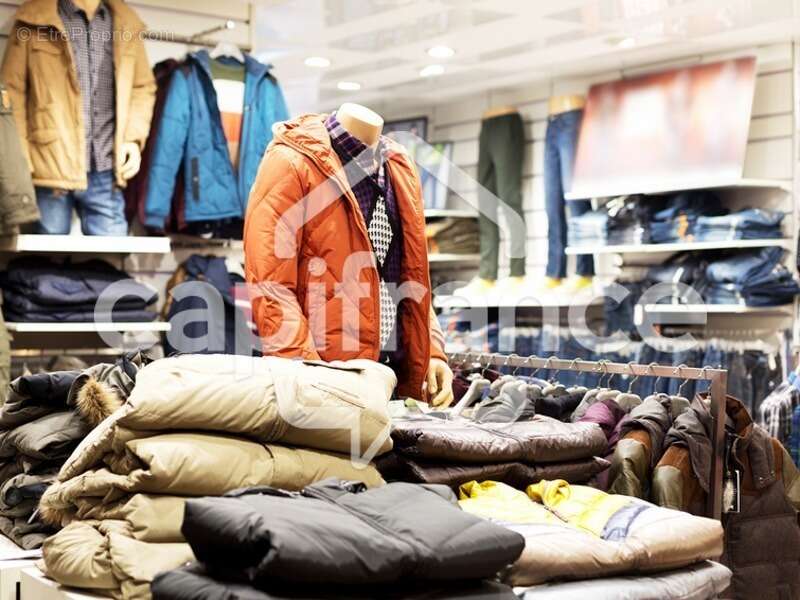 Commerce à SARLAT-LA-CANEDA