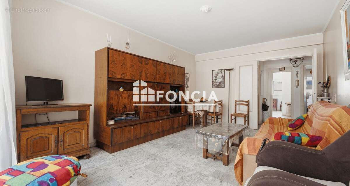 Cannes centre carnot dans residence securisee spacieux 2 pieces traversant balcon  loggia cave - photo 6