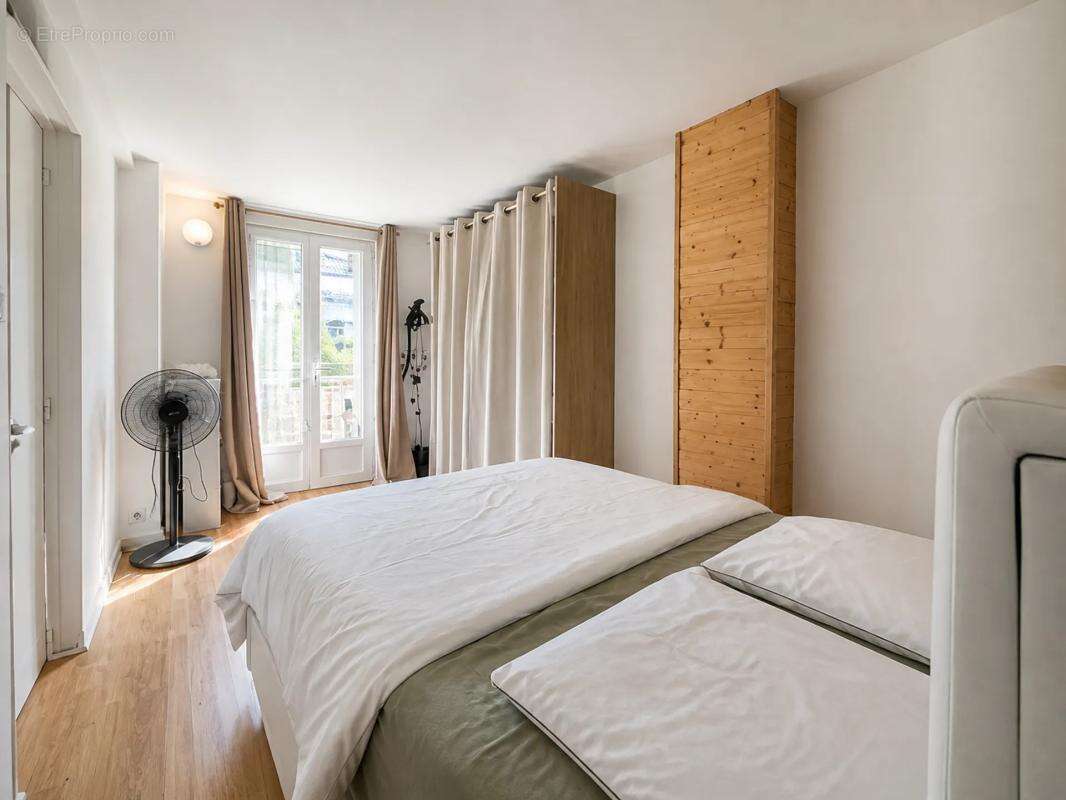 Immeuble de rapport de 130 m² à Poitiers - photo 5