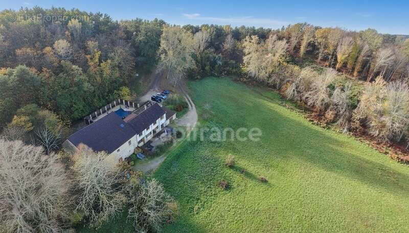 Maison à CARSAC-AILLAC