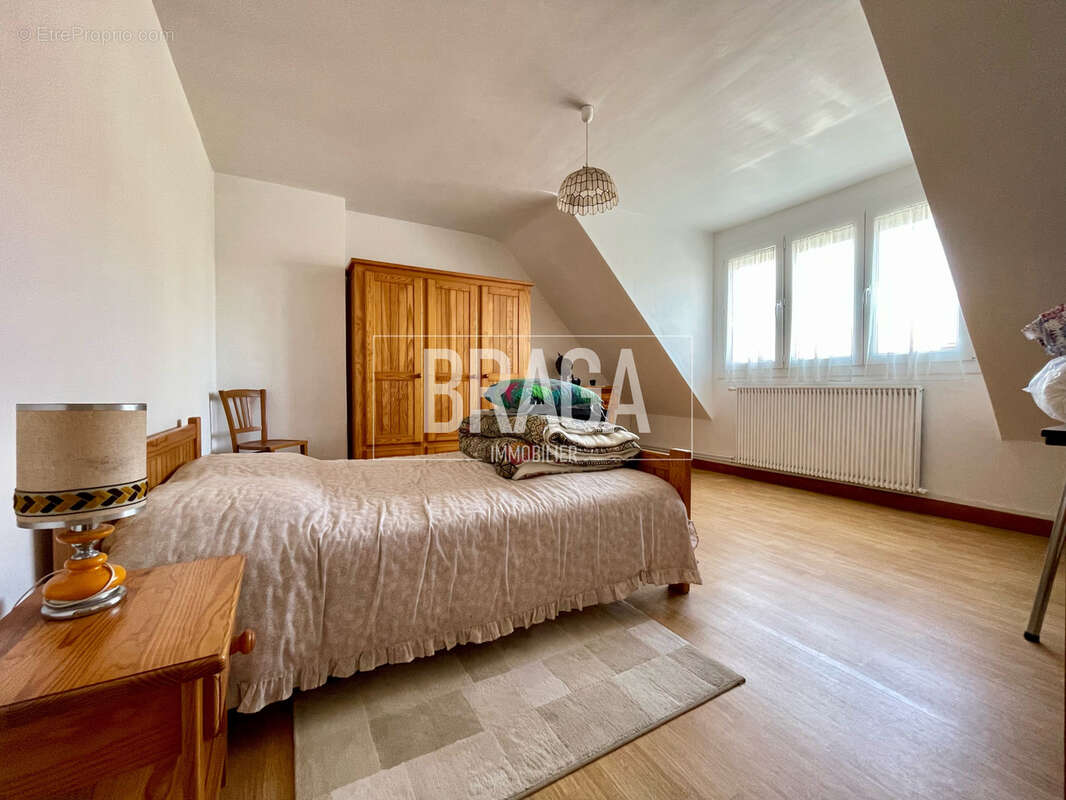 Le portel centre maison familiale a vendre 150m2 4 chambres jardin 5 garages - photo 8