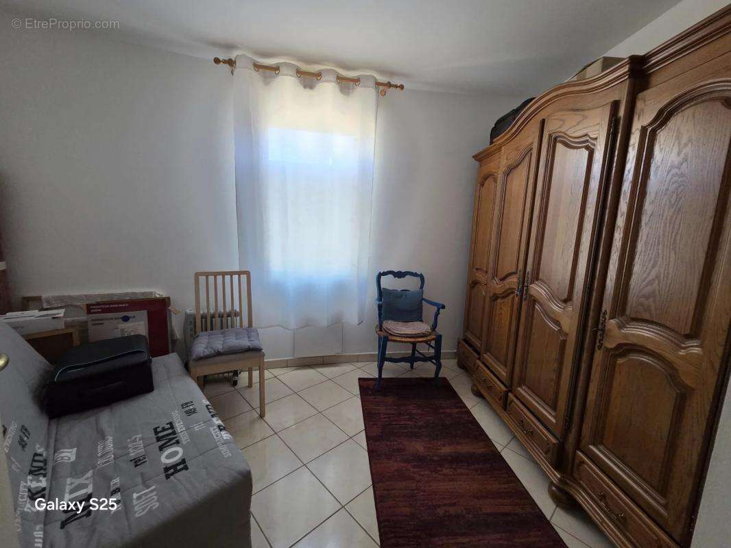 Appartement à SOLLIES-PONT