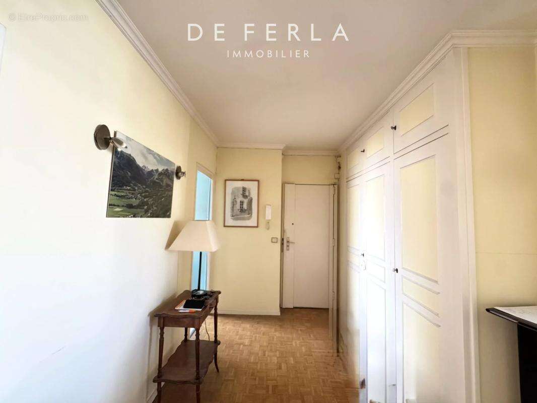 Appartement à PARIS-14E