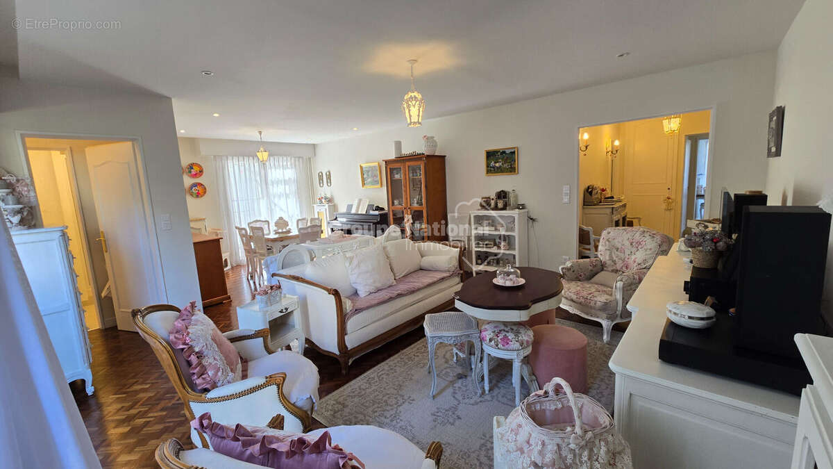 Appartement à VERSAILLES