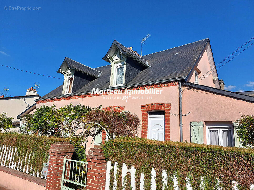 Maison à SAINTE-JAMME-SUR-SARTHE