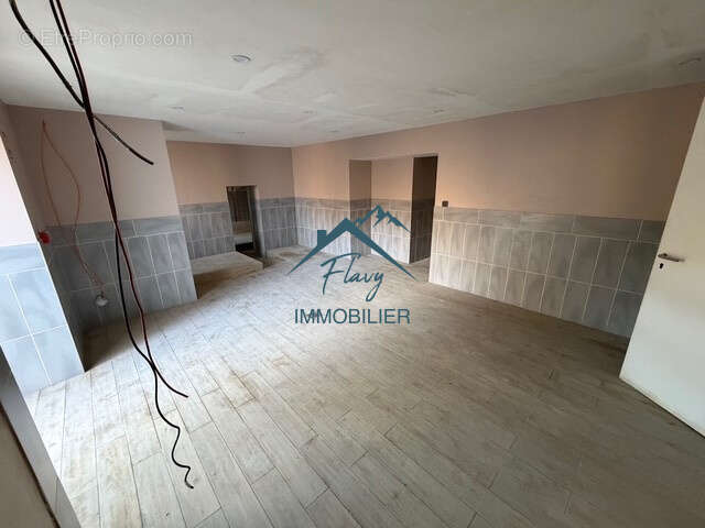 Lot avec terrasse privative - Lot à aménager - photo 7