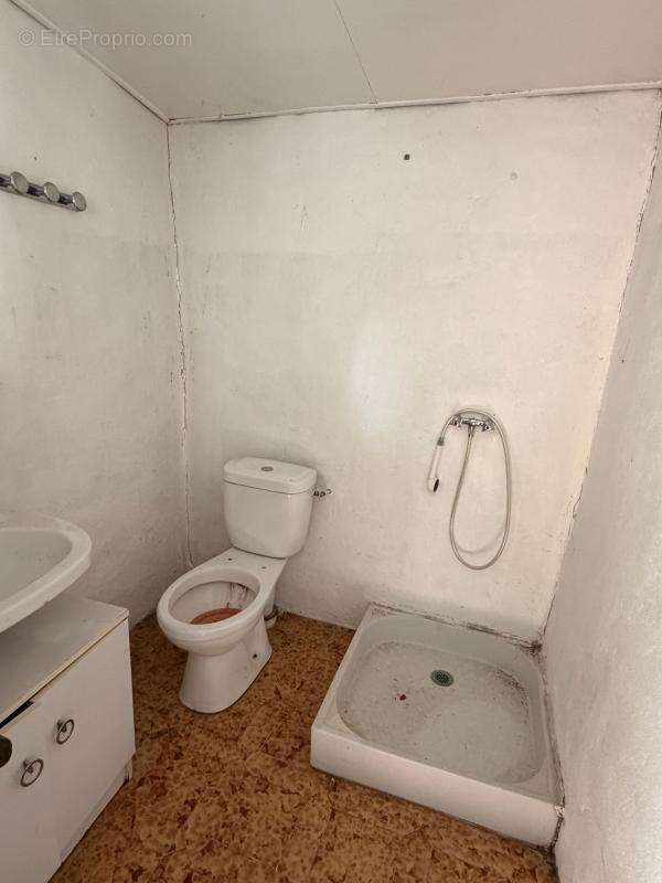Maison À Vendre - 5 pièces - 3 chambres - Cour intérieure - photo 14