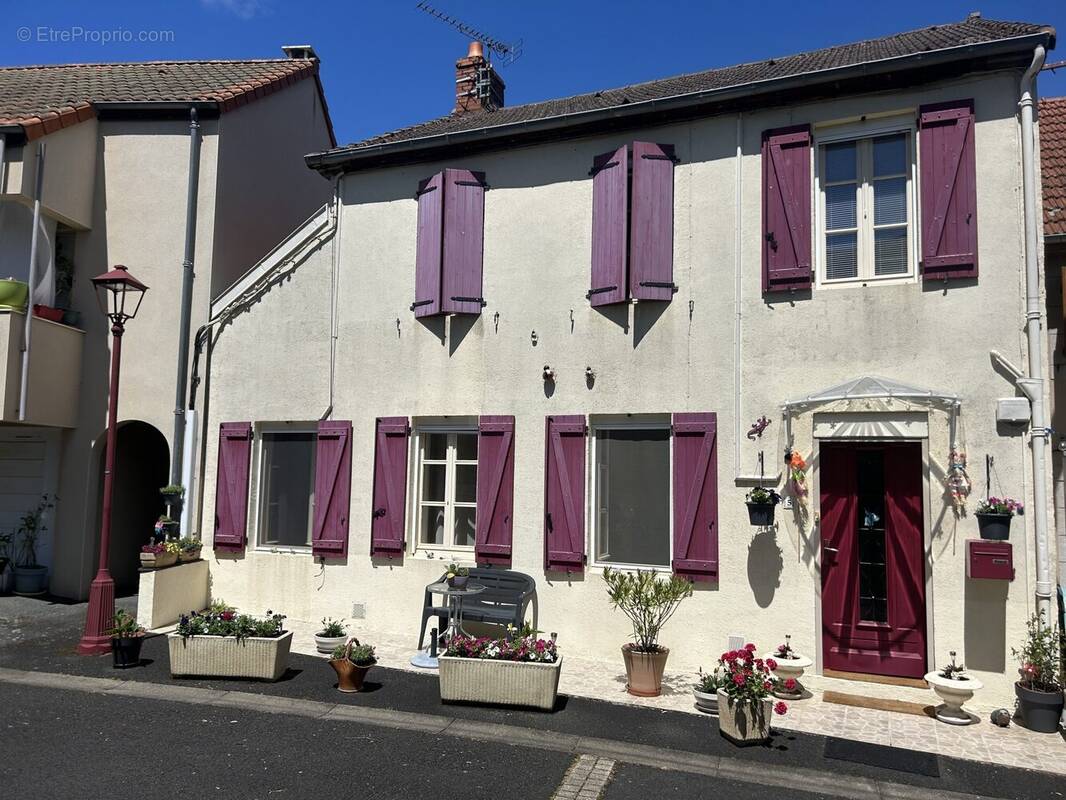 Maison à SAINT-ELOY-LES-MINES