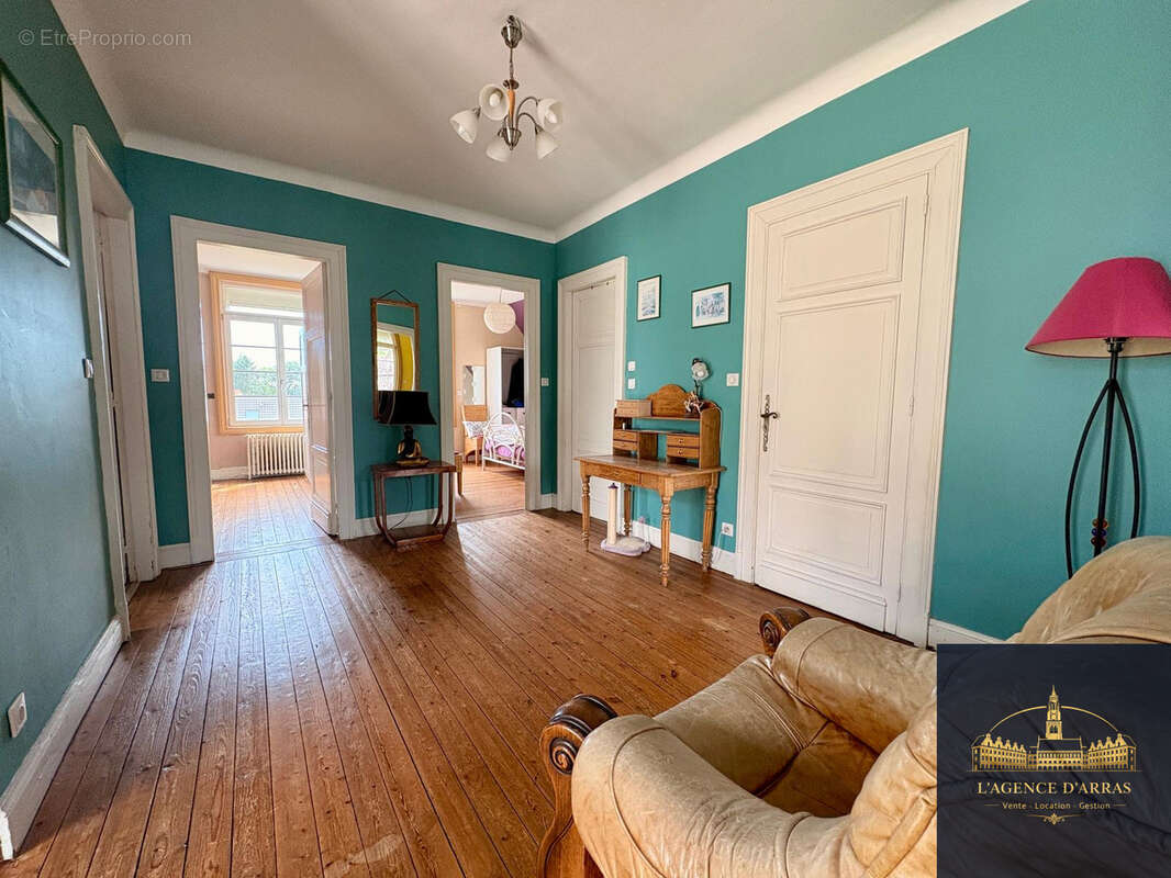 Maison de maître de caractère  171 m2 sur parcelle de 1000 m2  Prix raisonnable pour un bien d'exception - photo 10