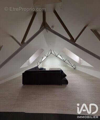 Appartement 104 m² à Monchy-Humieres  - photo 1