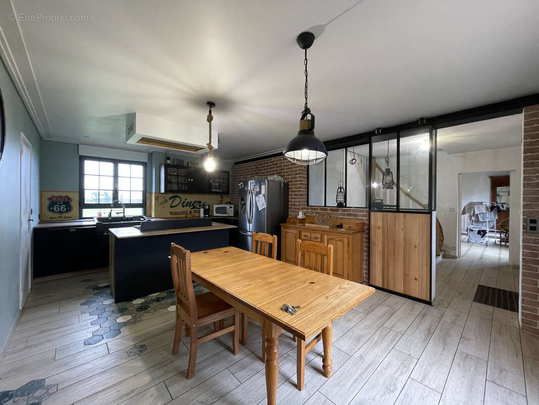 Maison à CHATILLON-SUR-COLMONT