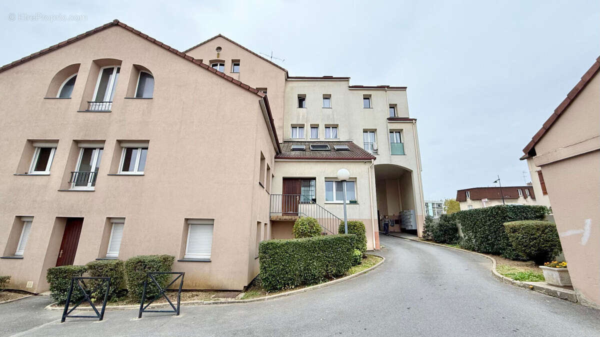 Appartement à CORBEIL-ESSONNES