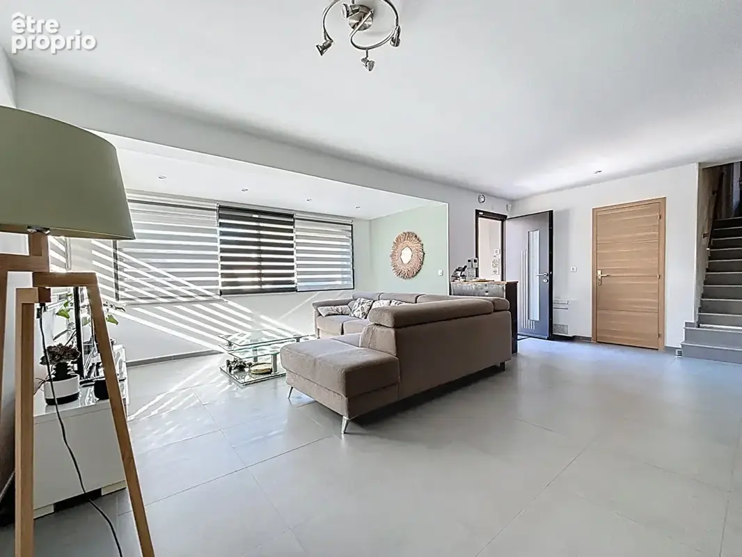 À vendre maison t5 avec piscine chauffée et garage à la couronne - photo 16
