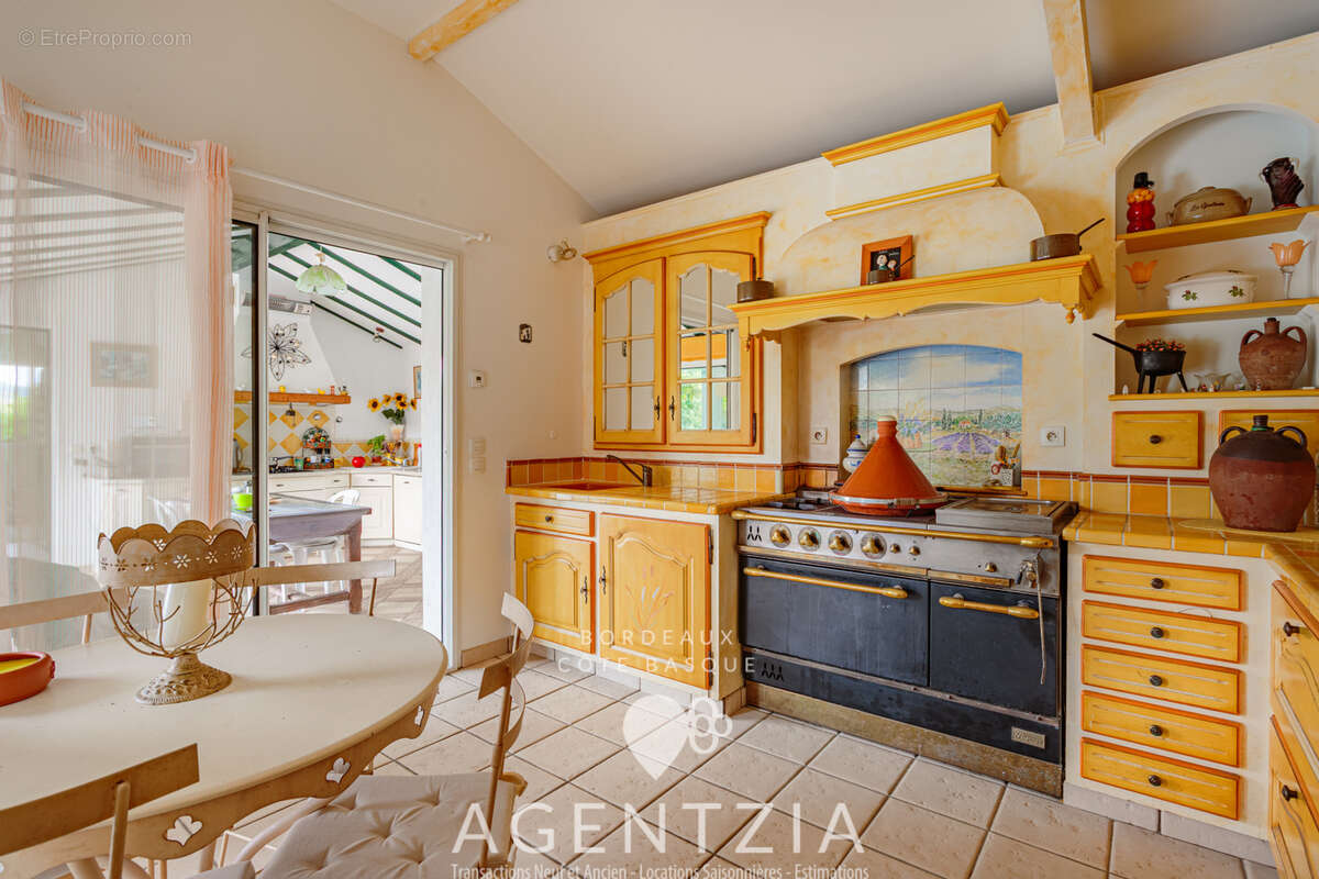 Villa de standing 5 chambres piscine golf de bassussarry - photo 3