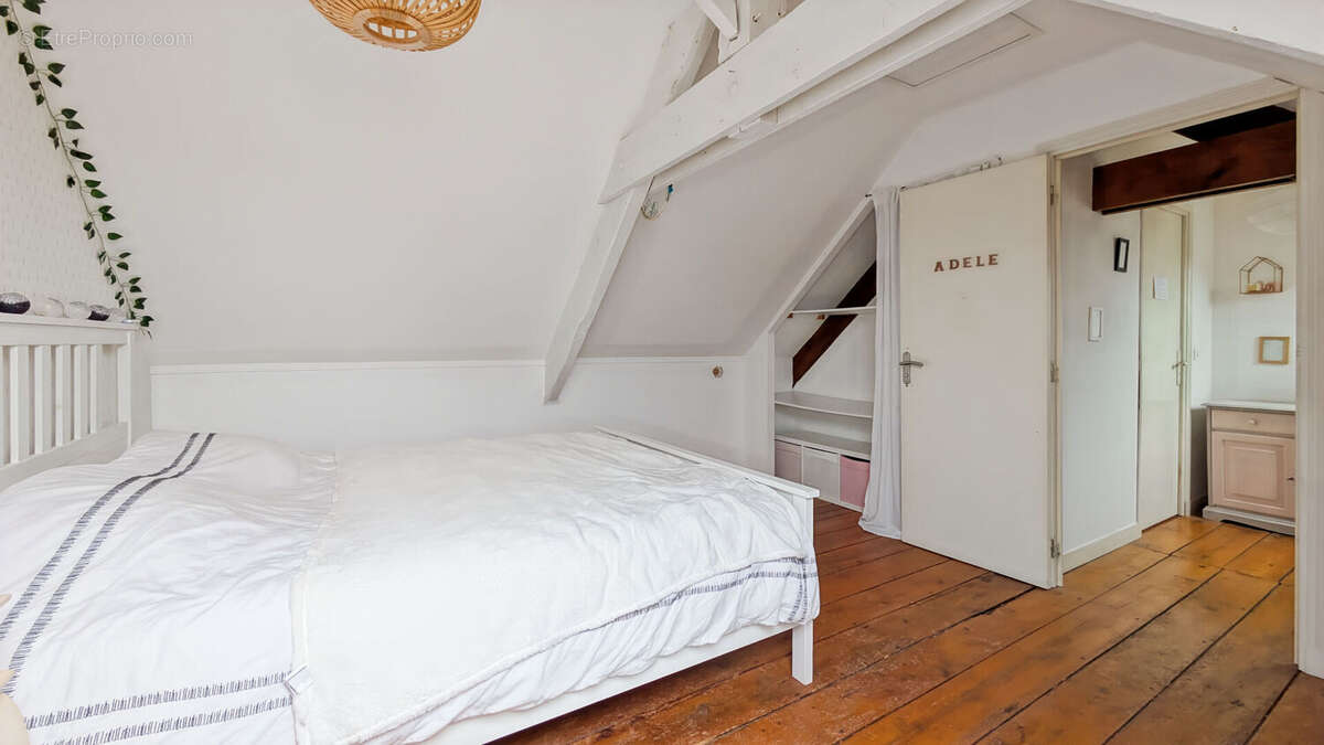 Maison à LA CHAPELLE-AUX-FILTZMEENS