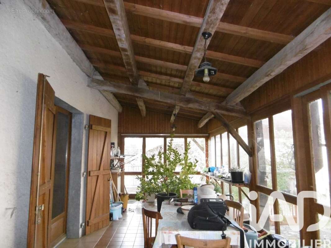 Maison 199 m² à Adriers  - photo 8