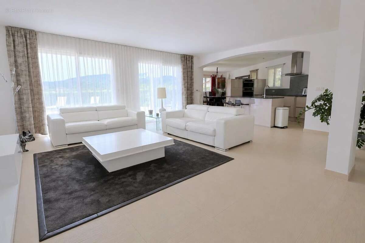 Coup de coeur - villa individuelle avec piscine et dépendance – pégomas - photo 9