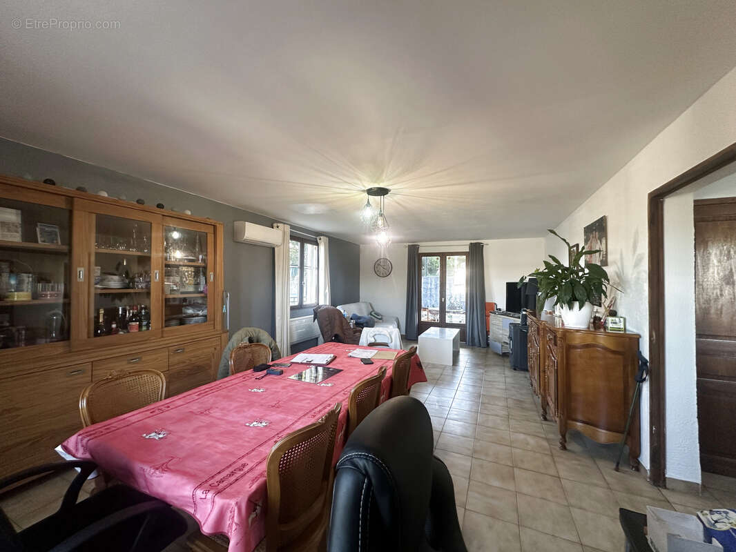 Maison à MILHAUD