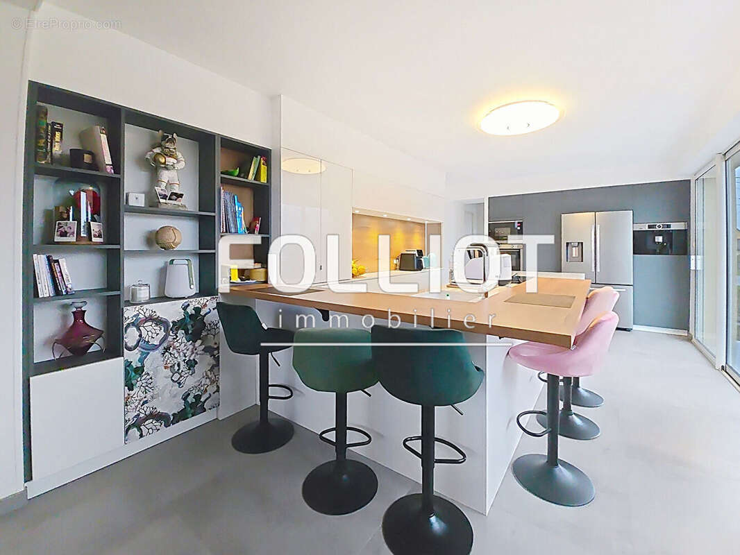 Maison T10 (260m²) à vendre à SAINT MARTIN DE BREHAL 50290 - photo 3