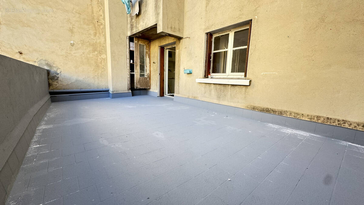 Appartement à MARSEILLE-4E