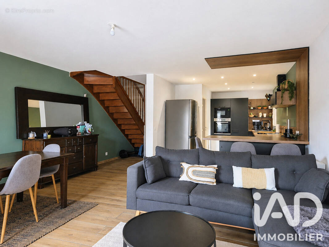 Appartement 86 m² à Vals-Pres-Le-Puy  - photo 1