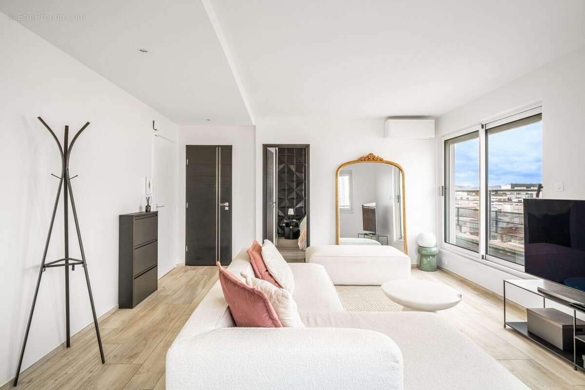 Appartement à PARIS-15E