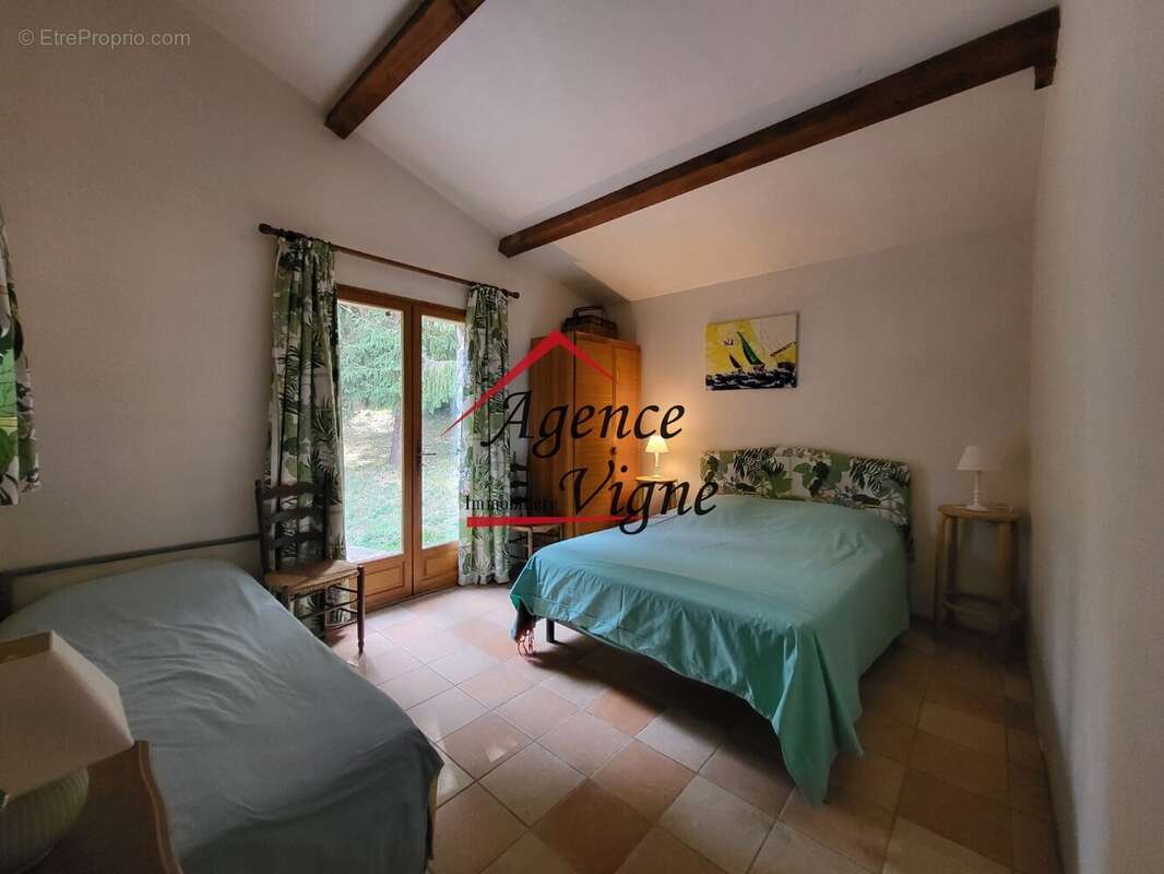 Jolie villa en pierres avec piscine - photo 9