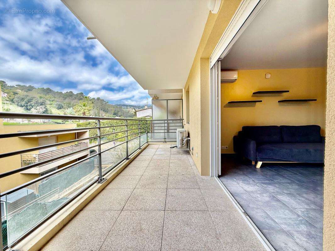 Appartement à LA COLLE-SUR-LOUP