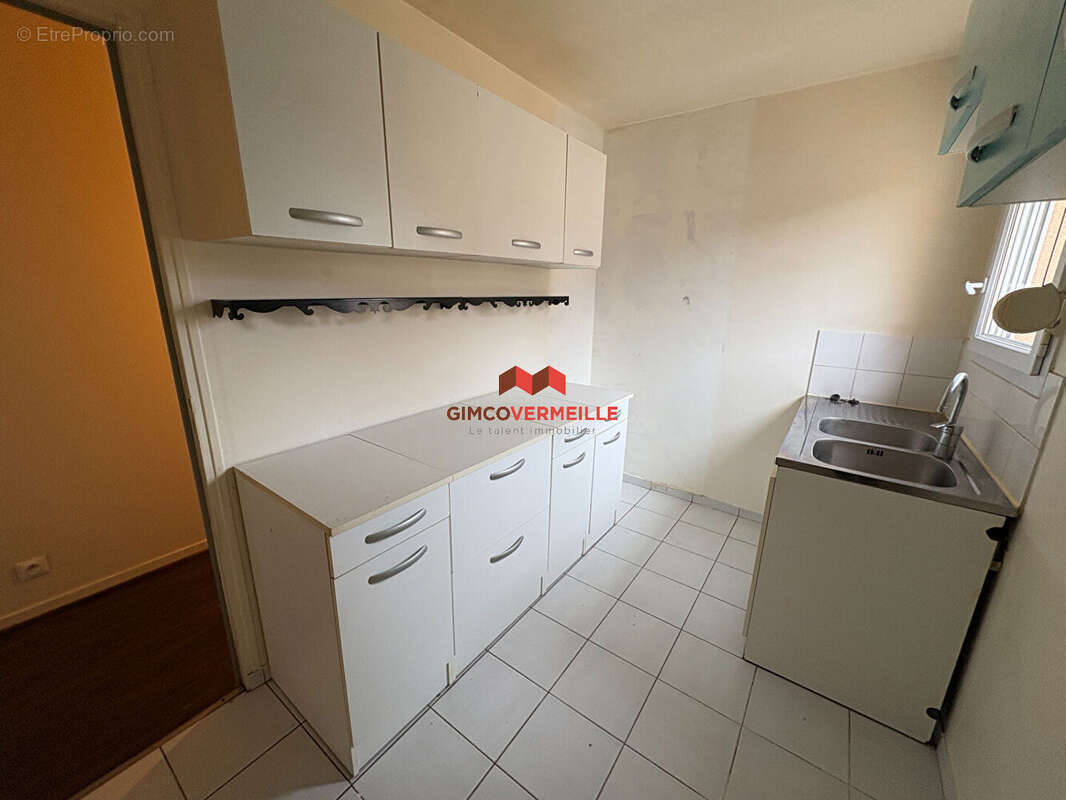 Appartement à BUC