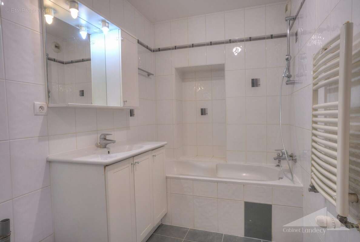 Appartement à THOIRY