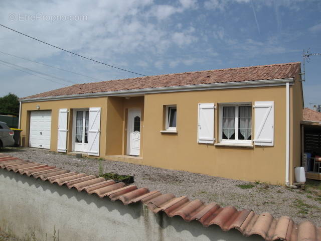 Maison à LA CHAPELLE-SAINT-LAURENT
