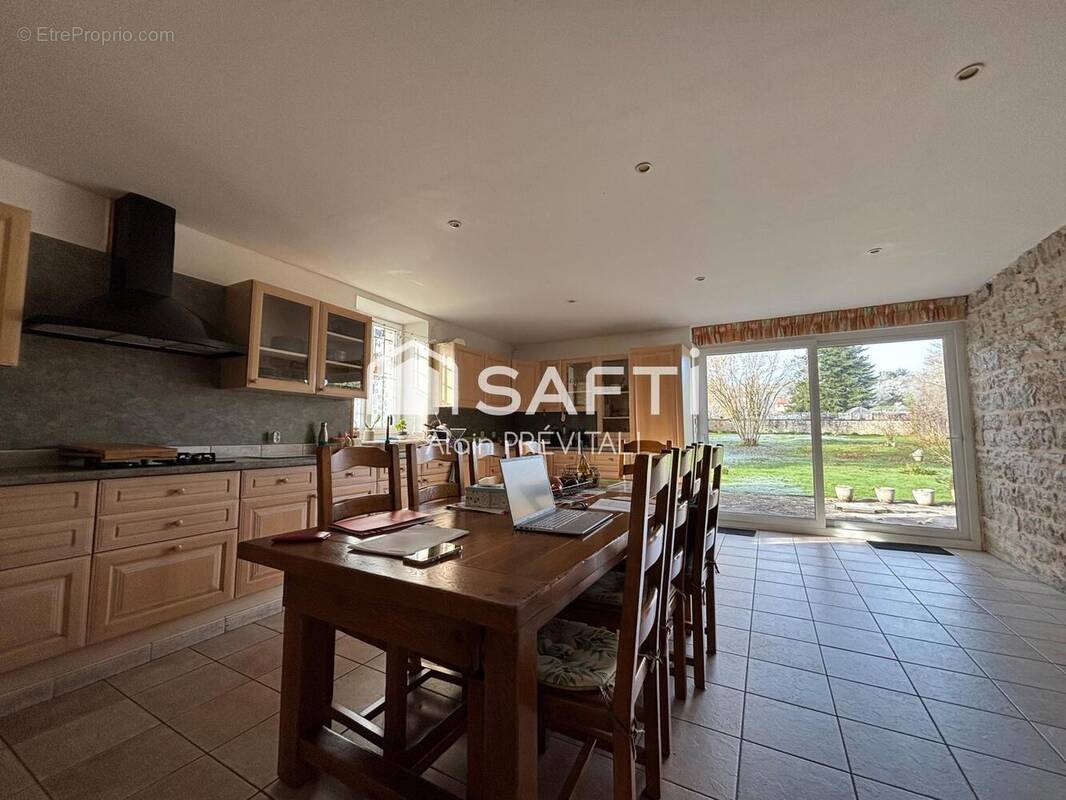 Photo 1 - Maison à JASSERON