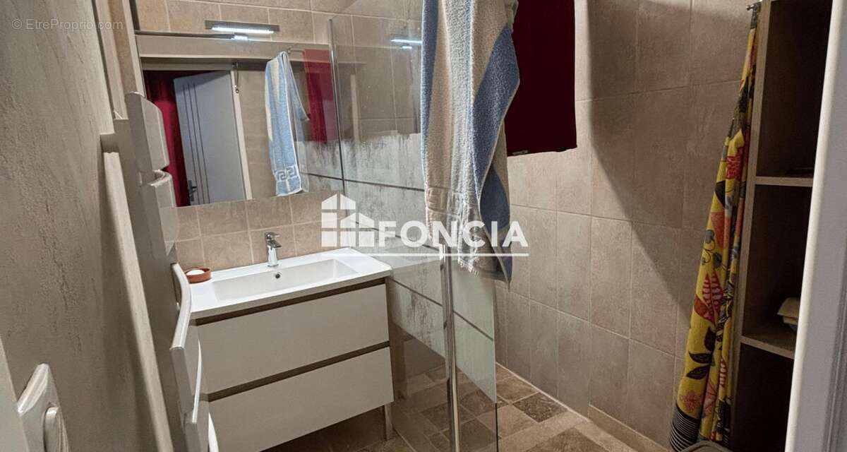 Appartement à DECINES-CHARPIEU