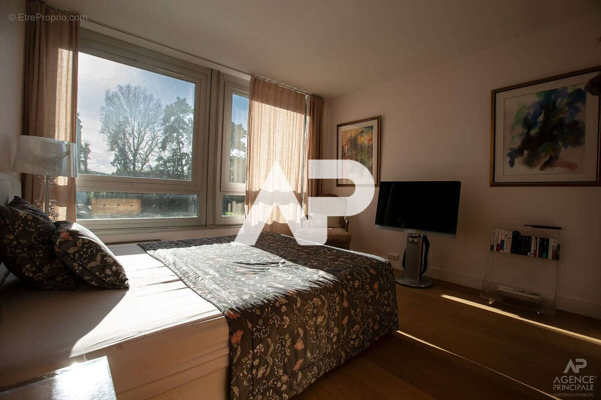 Appartement Rueil Malmaison 5 pièce(s) 105.56 m2 - photo 5