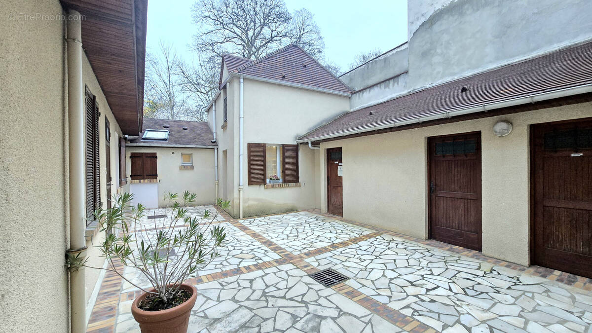 Appartement à LIMOURS