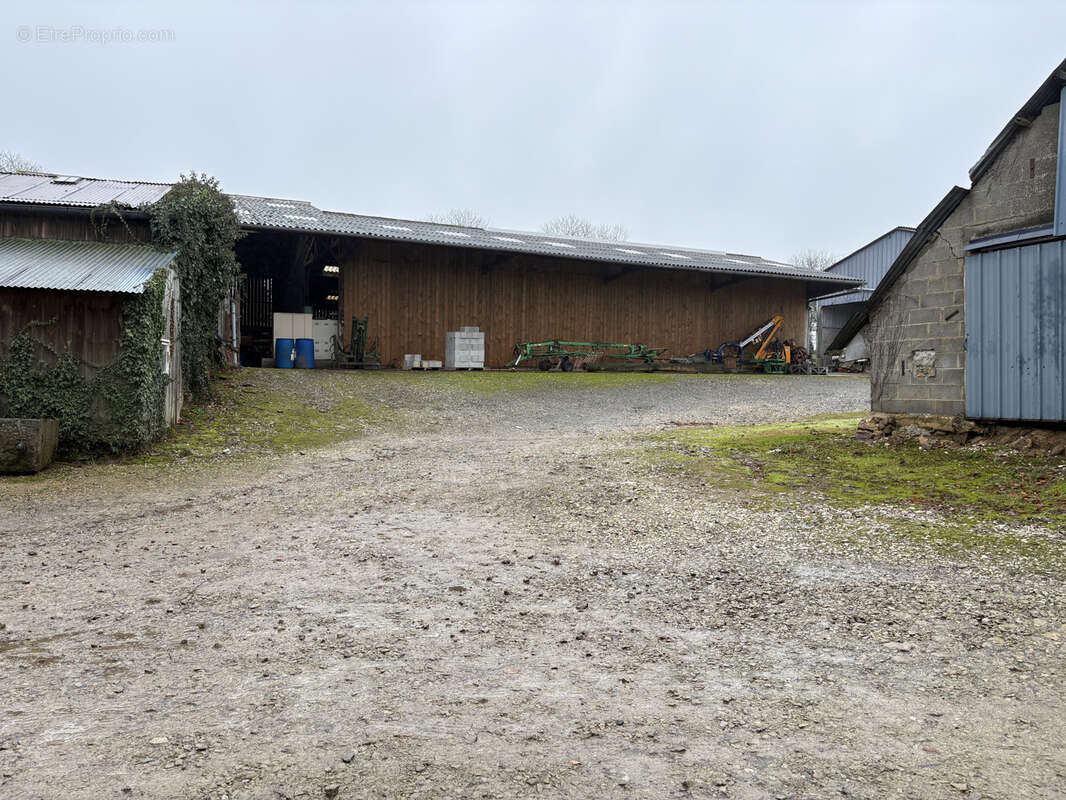 Maison à SAINT-AUBIN-FOSSE-LOUVAIN