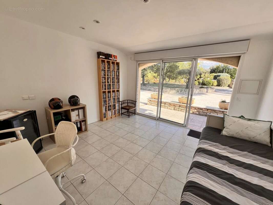 Maison à SAINT-SATURNIN-LES-APT