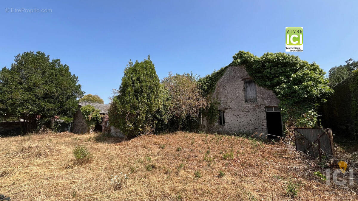 Maison à LA CHAPELLE-BASSE-MER