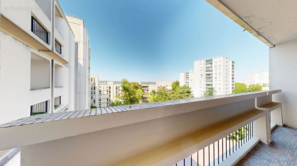 Appartement à NANTERRE
