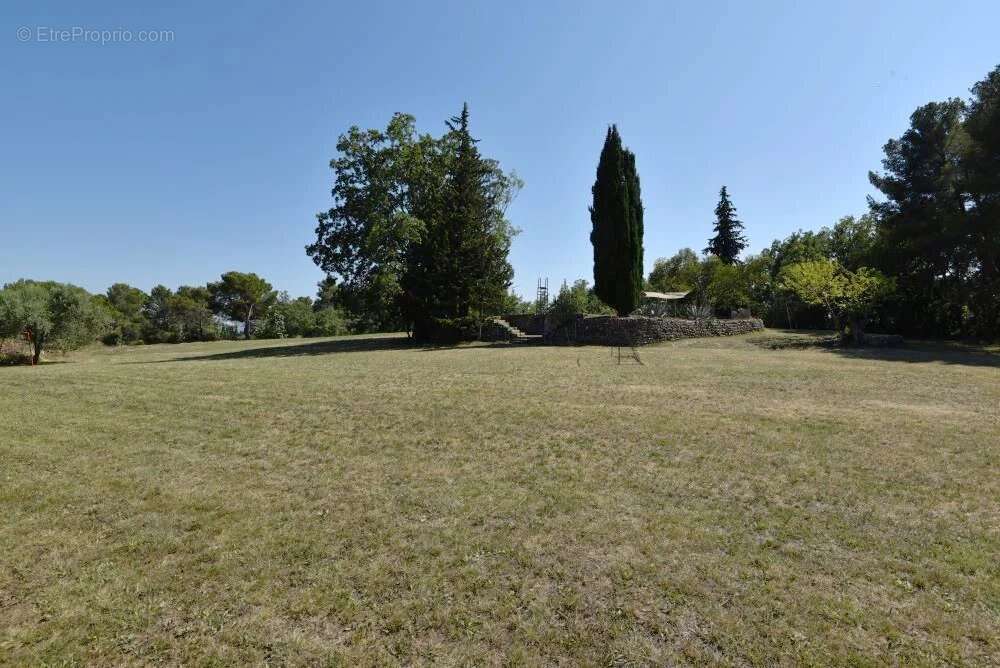 Maison à TOURRETTES