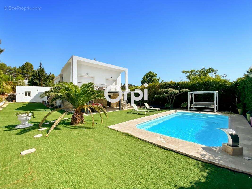 Maison à CARNOUX-EN-PROVENCE